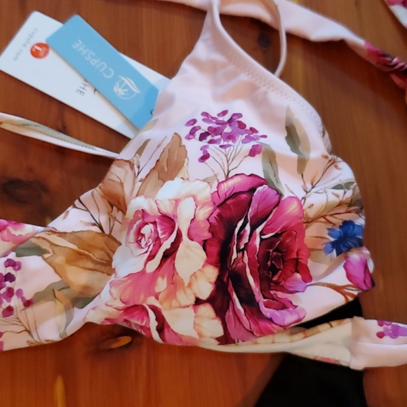 One piece swim - Picture 2 of 2